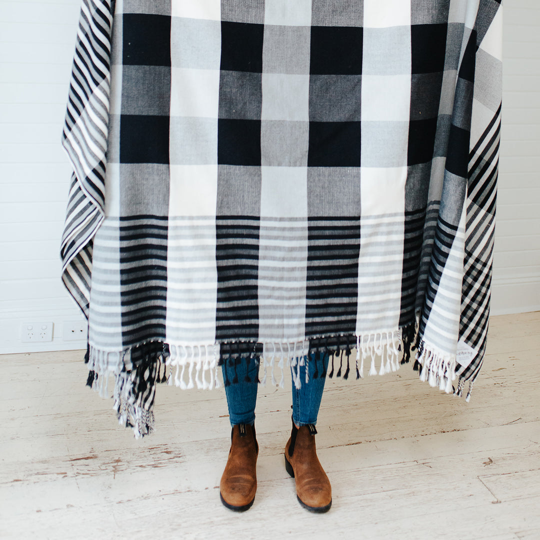 King size handloom blanket monochrome check